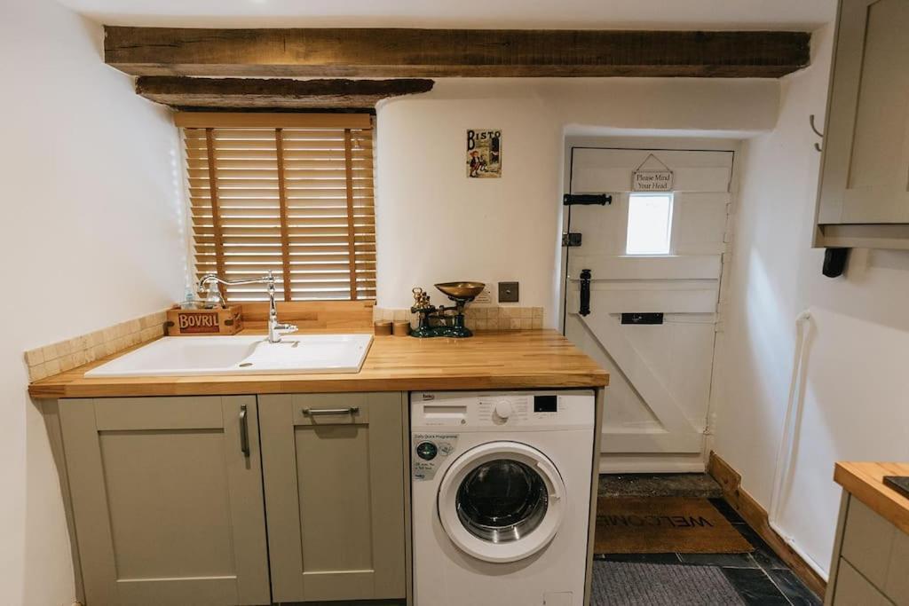 Fryers Cottage - Beautiful 2 Bedroom Town & Country Cottage On Edge Of Peak District Wirksworth 외부 사진
