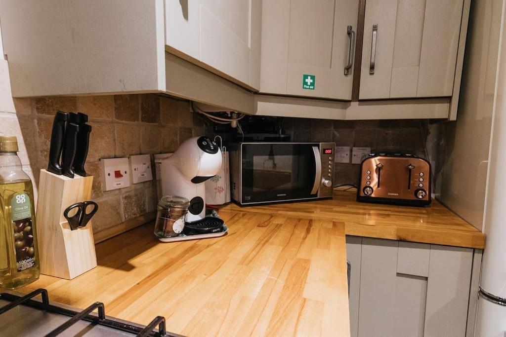 Fryers Cottage - Beautiful 2 Bedroom Town & Country Cottage On Edge Of Peak District Wirksworth 외부 사진