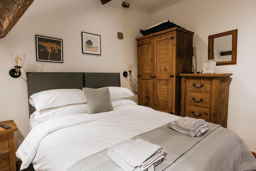 Fryers Cottage - Beautiful 2 Bedroom Town & Country Cottage On Edge Of Peak District Wirksworth 외부 사진